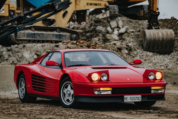 Ferrari Testarossa: forme sexy