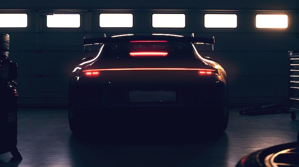 Nuova Porsche 911 GT3 2021 conferma l'ala posteriore inedita