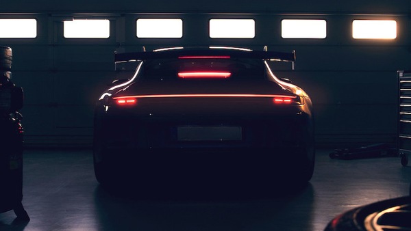 Nuova Porsche 911 GT3 2021 conferma l'ala posteriore inedita