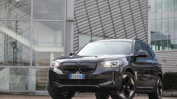Sul prossimo numero di Auto: BMW iX3, divertimento sostenibile