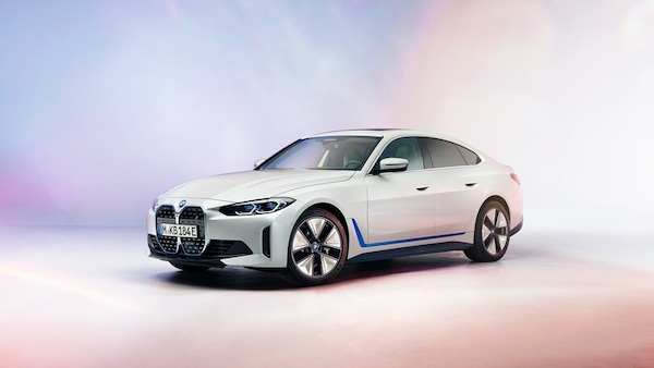 BMW i4, la sportività elettrica secondo la Doppia Elica