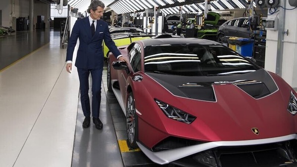 Lamborghini, due modelli V12 tra le novità 2021