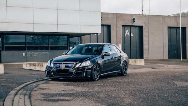 Brabus E V12, la berlina missile è in vendita