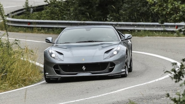 Ferrari 812 Imola, è lei la Versione Speciale in arrivo