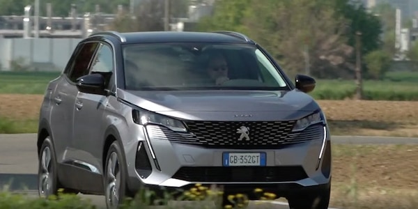 Peugeot 3008 Hybrid, ecco la video prova del Suv