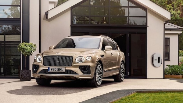 Bentley, il suv elettrico nel 2025: i nodi tra peso e design
