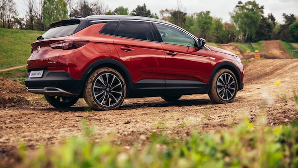 Sul prossimo numero di Auto in edicola: Opel Grandland X, piacere integrale