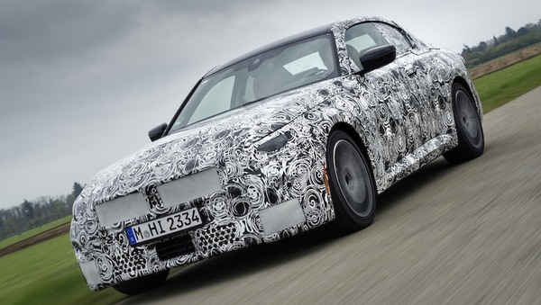 Nuova BMW Serie 2 Coupe, firma M sulla 240i xDrive