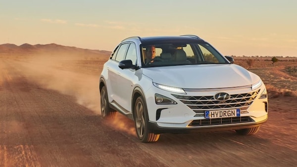 Hyundai Nexo, oltre 900 km con un pieno di idrogeno