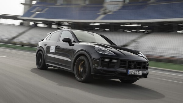 Porsche Cayenne Coupé Turbo S, a giugno il model year 2021