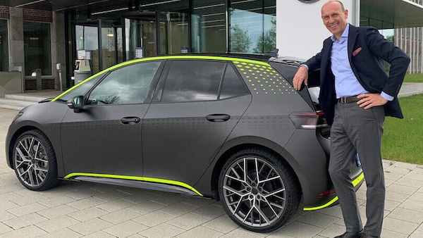 Volkswagen ID.X, prove di ID.3 sportiva con due motori elettrici