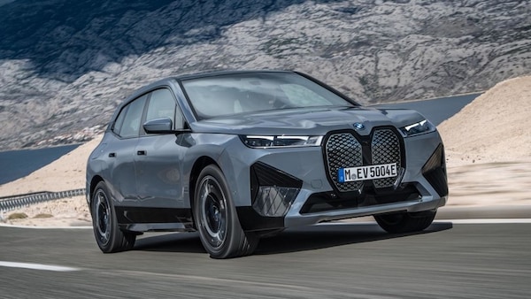 M60, la top di gamma di BMW iX arriva con 600 cavalli