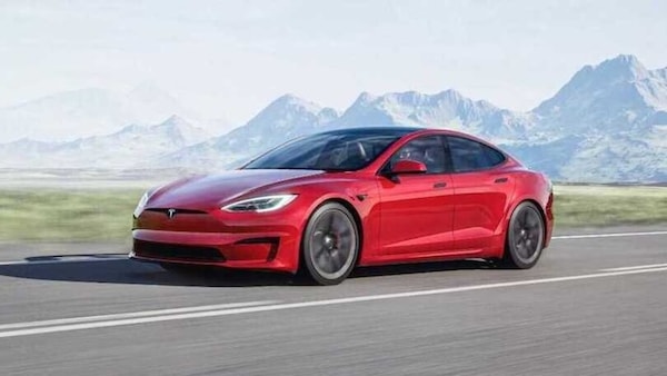 Tesla Model S Plaid+ cancellata: basta la Plaid, parola di Musk