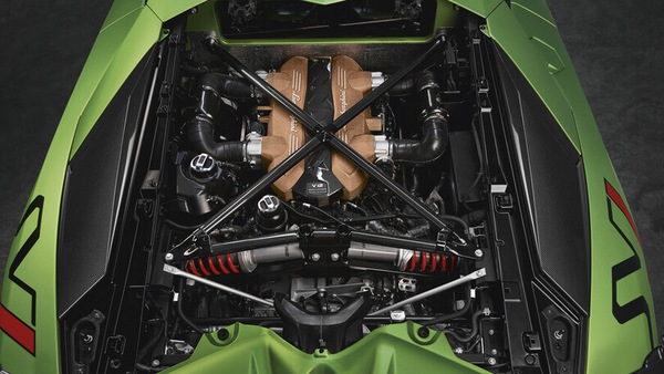 Lamborghini V12, una storia lunga quasi 60 anni