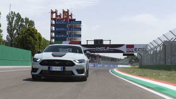 Ford Mustang Mach 1, la prova di Auto a Imola
