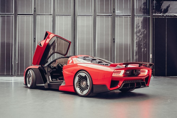 Silk Faw, "spesa" in casa Ferrari e Lamborghini