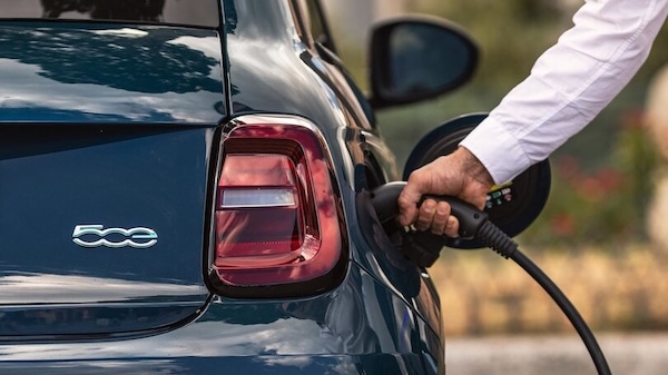 Solo auto elettriche in Europa: è la proposta della UE dal 2035