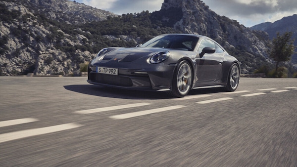 Sul prossimo numero di Auto in edicola: Porsche 911 GT3 Touring, la belva con l'abito da sera