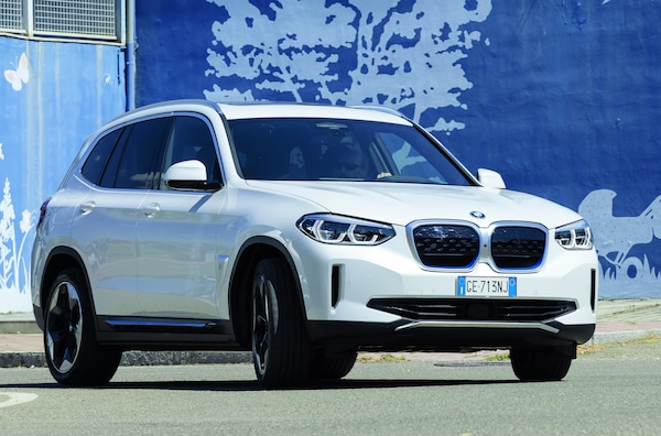 Sul prossimo numero di Auto in edicola: la prova della BMW iX3, quarto potere