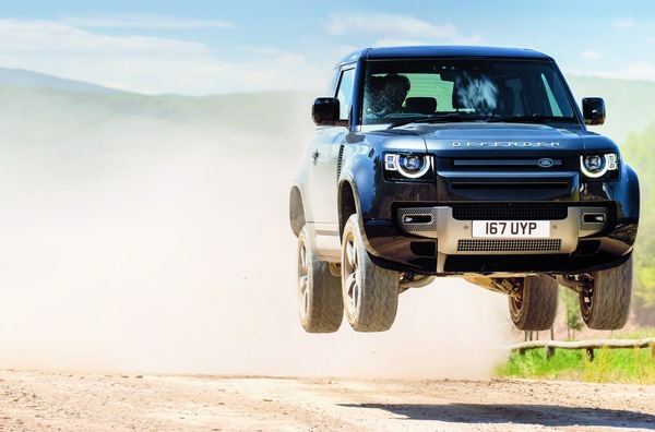 Sul prossimo numero di Auto: primo test Land Rover Defender V8