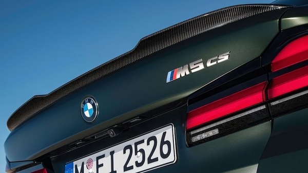 Nuova BMW M5, avanti con l'ibrido plug-in