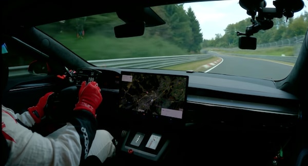 Tesla Model S Plaid, conquista il record al Nurburgring in 7:30.919