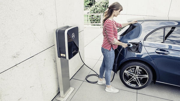 Mercedes, stop agli sviluppi sull'ibrido plug-in