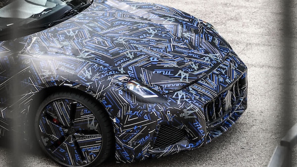 Maserati Granturismo, non solo elettrica: su strada i muletti della V6