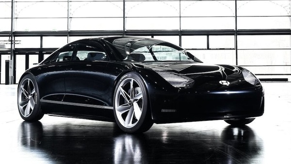 Ioniq 6, su strada i muletti dell'elettrica ispirata a Prophecy