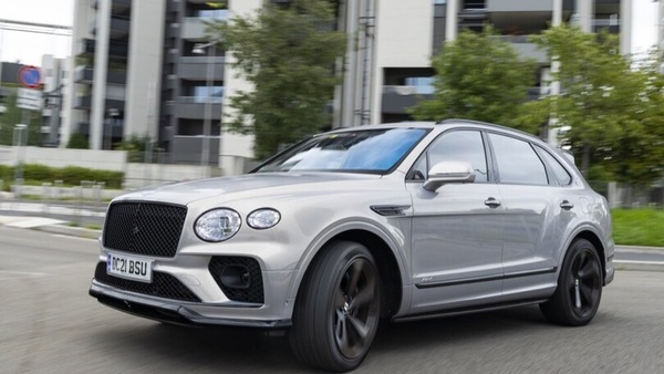 Bentley Bentayga Hybrid 2021, SUV ibrido alla prova