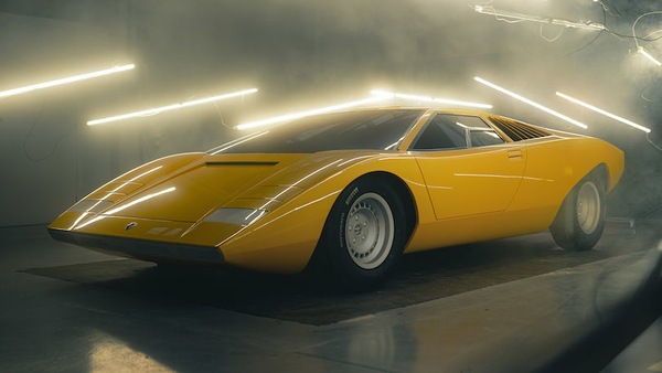 Lamborghini Countach LP500 rivive a Villa d'Este come nel 1971