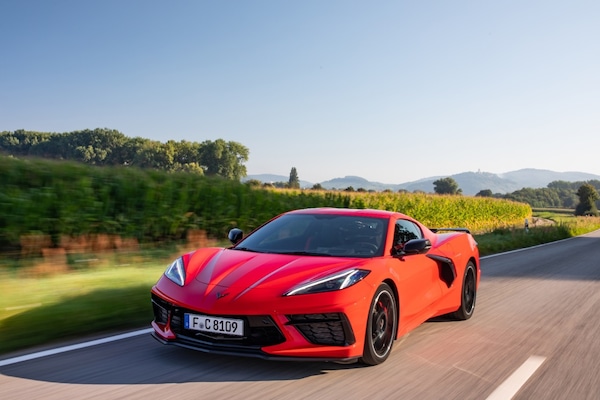 Chevrolet Corvette Stingray, come morde l'asfalto quella europea