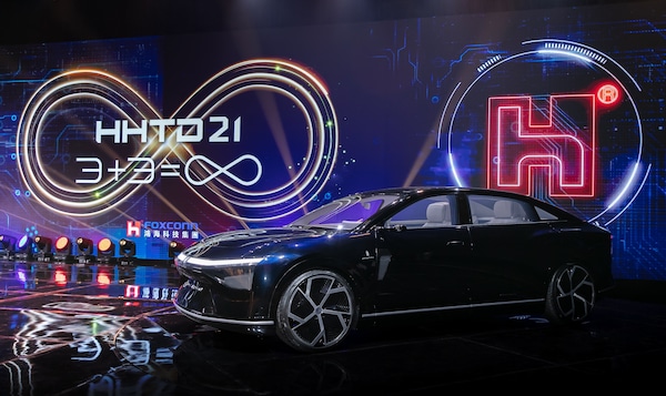 Pininfarina firma la berlina elettrica Model E per il colosso Hon Hai Foxconn