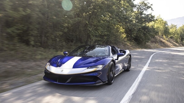 Ferrari SF90 Stradale Spider, una "scoperta" da 1000 cavalli
