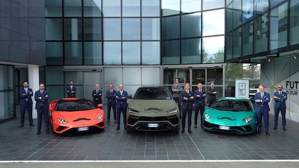 Lamborghini si mette i baffi per un mese: insieme a Movember per la salute maschile