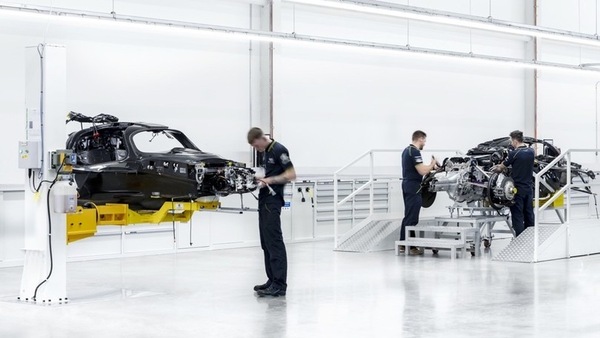 Aston Martin Valkyrie, è partita la produzione