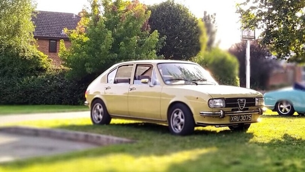 Alfa Romeo Alfasud compie 50 anni e diventa un'elettrica pazzesca