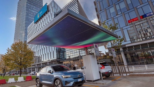 Volvo e COIMA, inaugurata stazione di ricarica ultrafast a Milano Portanuova