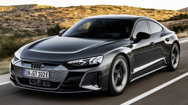 Audi RS e-tron GT, come va su strada la più potente dei Quattro Anelli