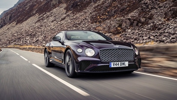 Bentley GT Mulliner Blackline, il lusso è più dark