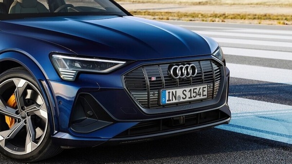 Audi e-tron restyling, ritocchi di stile tra le novità 2022