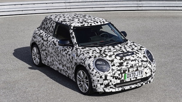 Nuova Mini 2022, le prime immagini dell'elettrica