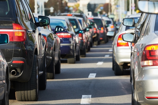 Auto, l’Italia dice stop alle endotermiche entro il 2035