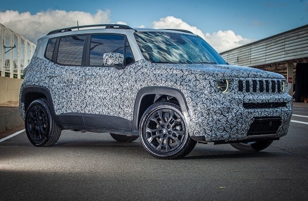 Jeep Renegade 2022, la prima foto del restyling