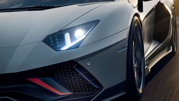 Nuova Lamborghini V12 ibrida, avvistata l'erede della Aventador