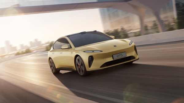 Nio ET5, dalla Cina la rivale di Tesla Model 3 con fino a 1.000 km di autonomia