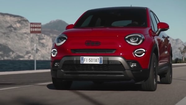 Fiat 500X 2022, il model year sfoggia il logo 500 sul frontale