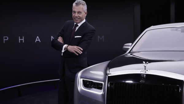 Rolls Royce, boom di vendite col Covid: "La vita è breve: meglio viverla con un auto di lusso"
