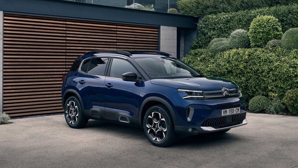 Citroen C5 Aircross, cambia il volto con il restyling 2022