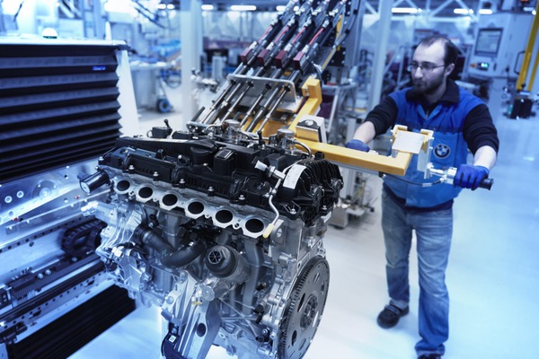 BMW è al lavoro su una nuova generazione di motori endotermici